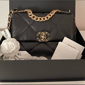 Chanel 19 Lambskin Quilted Medium Flap Bag Black